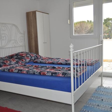 Familien Ferienhaus Vir Croatia 150M Strand Restaurant Einkaufen Buitenkant foto